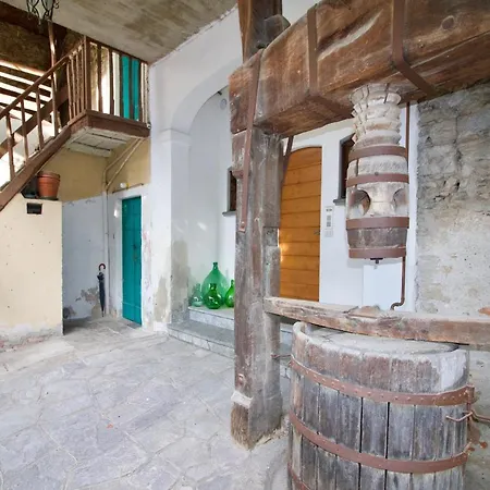 아파트 Arolo Sleeps 5 Monvalle