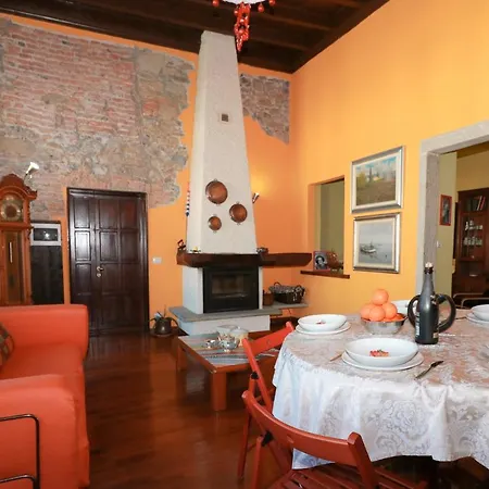 아파트 Arolo Sleeps 5 Monvalle