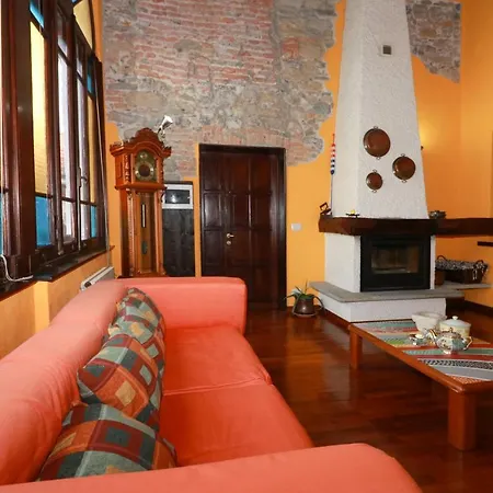 아파트 Arolo Sleeps 5 *