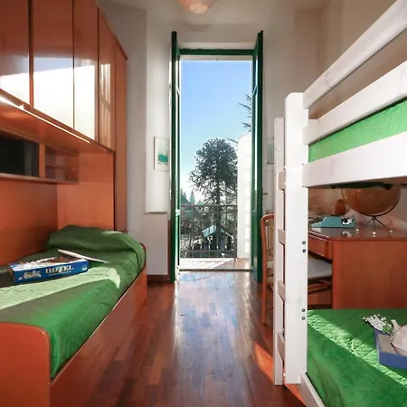 Arolo Sleeps 5