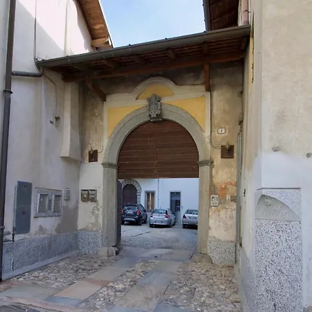 Arolo Sleeps 5 Monvalle